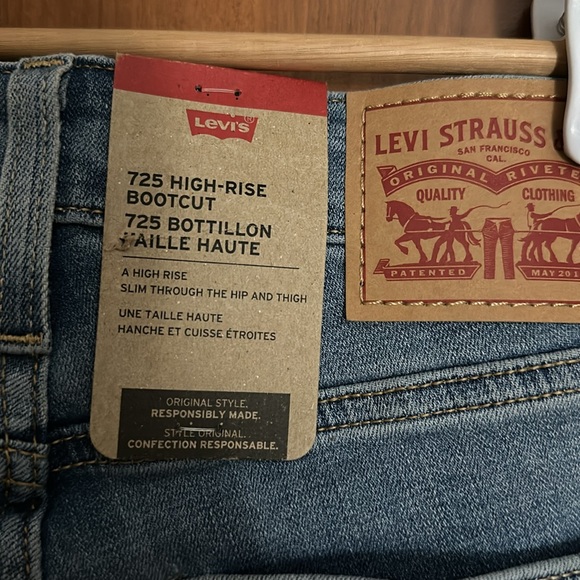Levi’s Higj Rise Bootcut Jeans - Picture 5 of 6
